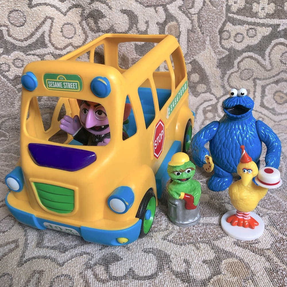 Sesame Street School Bus with the Count 2010 with 3 Figures.